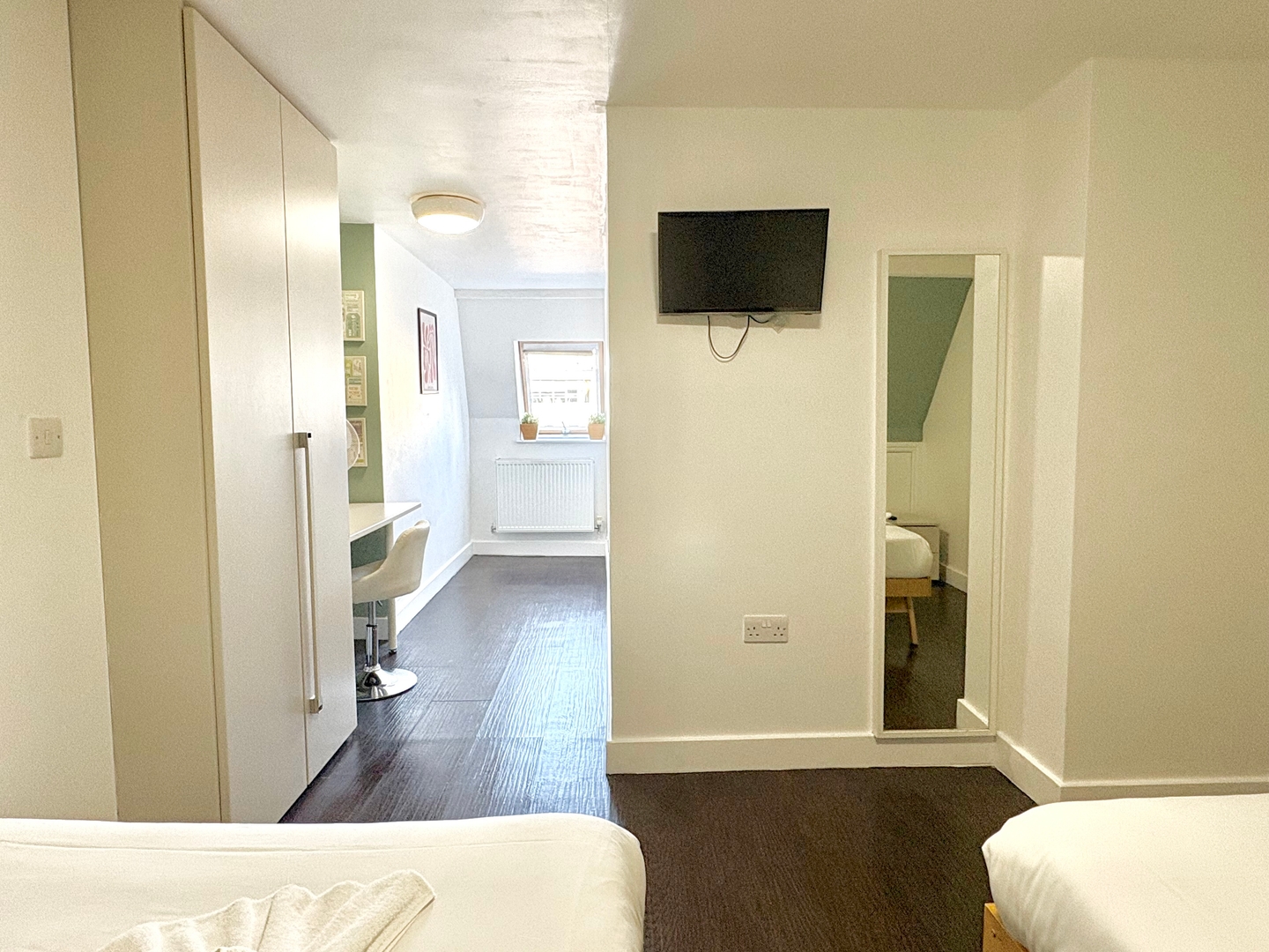 Charlotte Street Family Rooms by News Hotel R9 19 primecityhosts.com