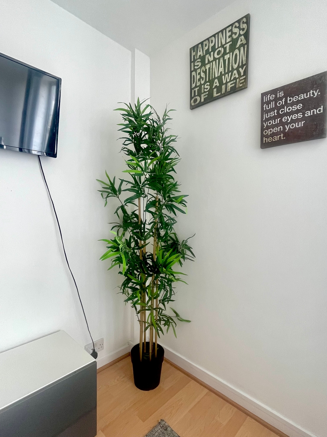 King's Cross and Angel apartment by PrimeCityHosts 10 primecityhosts.com