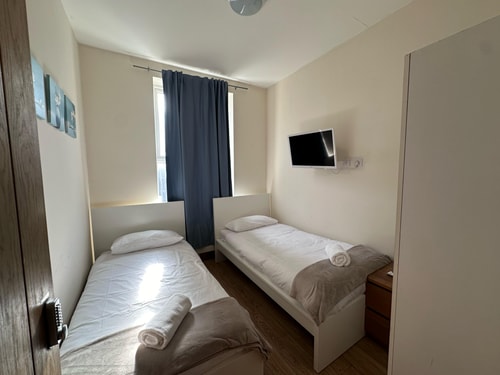 Portobello Rooms by PrimeCityHosts R4 2 primecityhosts.com