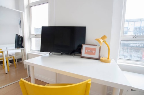 Tooting Broadway Studios by PrimeCityHosts S4 4 primecityhosts.com