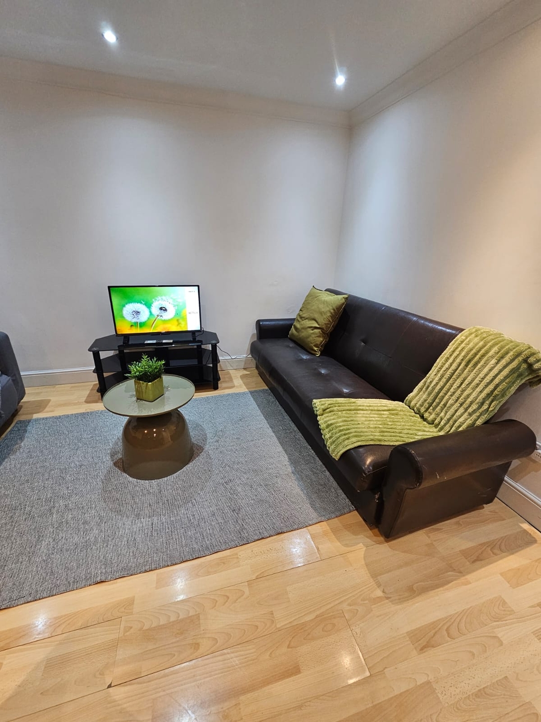 Islington 2 bedroom Apartment by PrimeCityHosts 6 primecityhosts.com