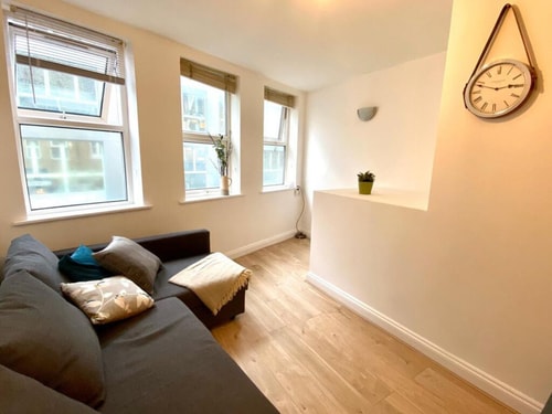 Hoxton Apartments by PrimeCityHosts FB 3 primecityhosts.com