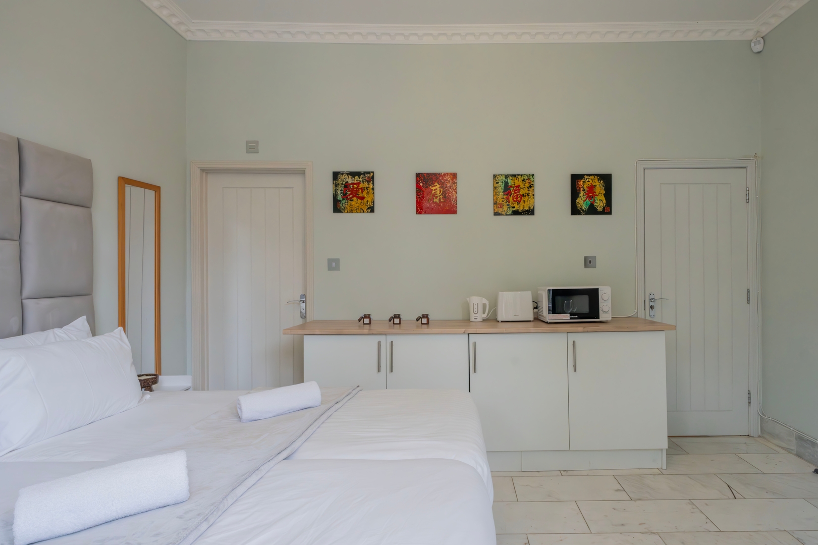 Finchley Road Studios by PrimeCityHosts - S1 5 primecityhosts.com