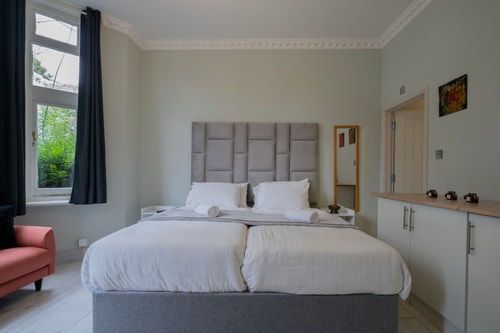 Finchley Road Studios by PrimeCityHosts - S1 1 primecityhosts.com