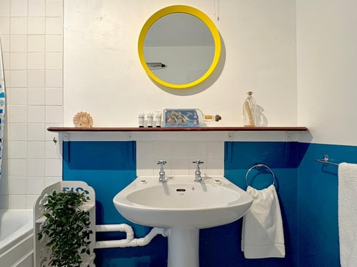 Earl's Court Apartment by PrimeCityHosts 20 primecityhosts.com