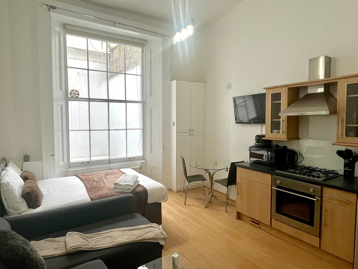 Paddington Studios by PrimeCityHosts SB 2 primecityhosts.com