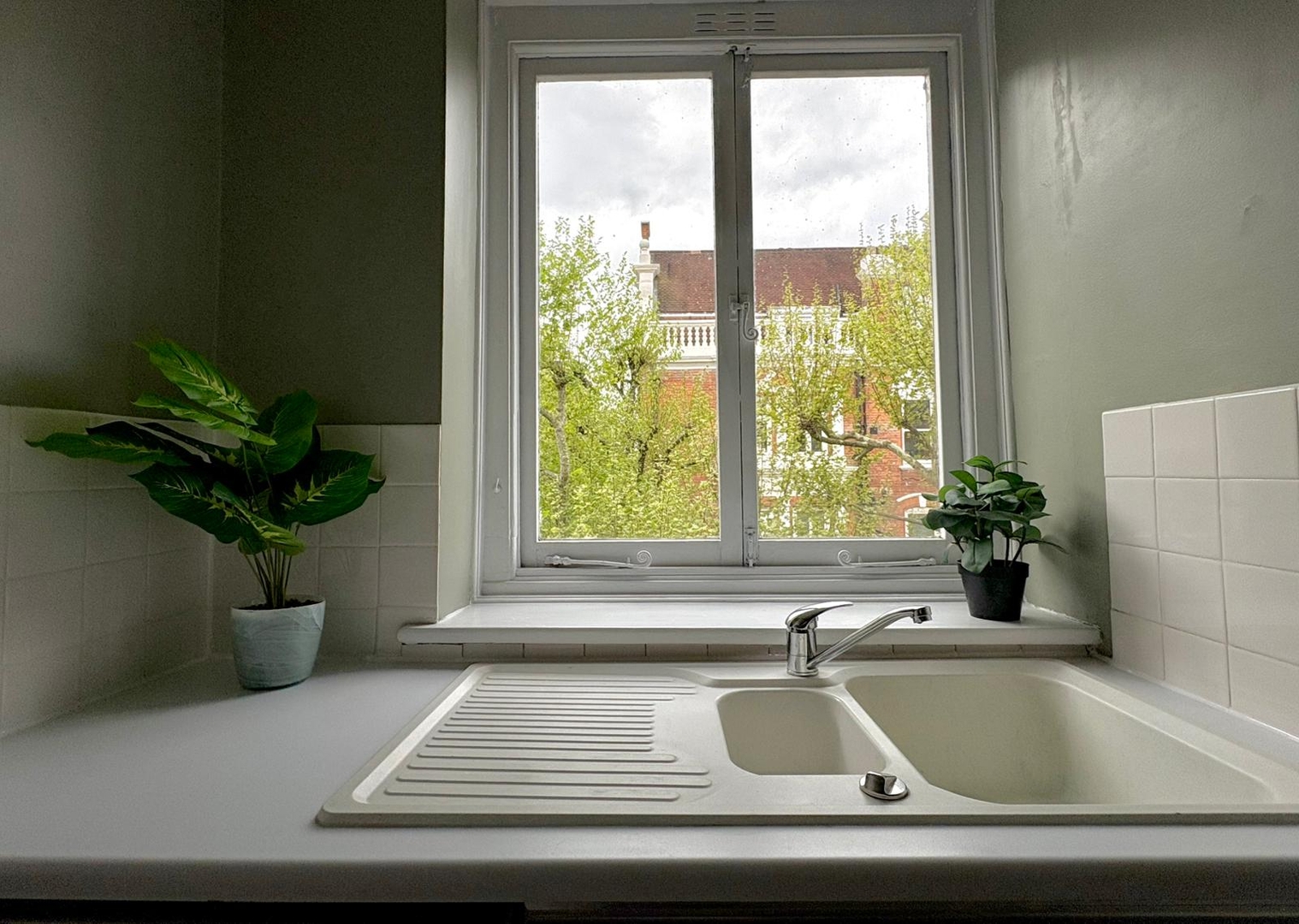 Earl's Court Apartment by PrimeCityHosts 8 primecityhosts.com