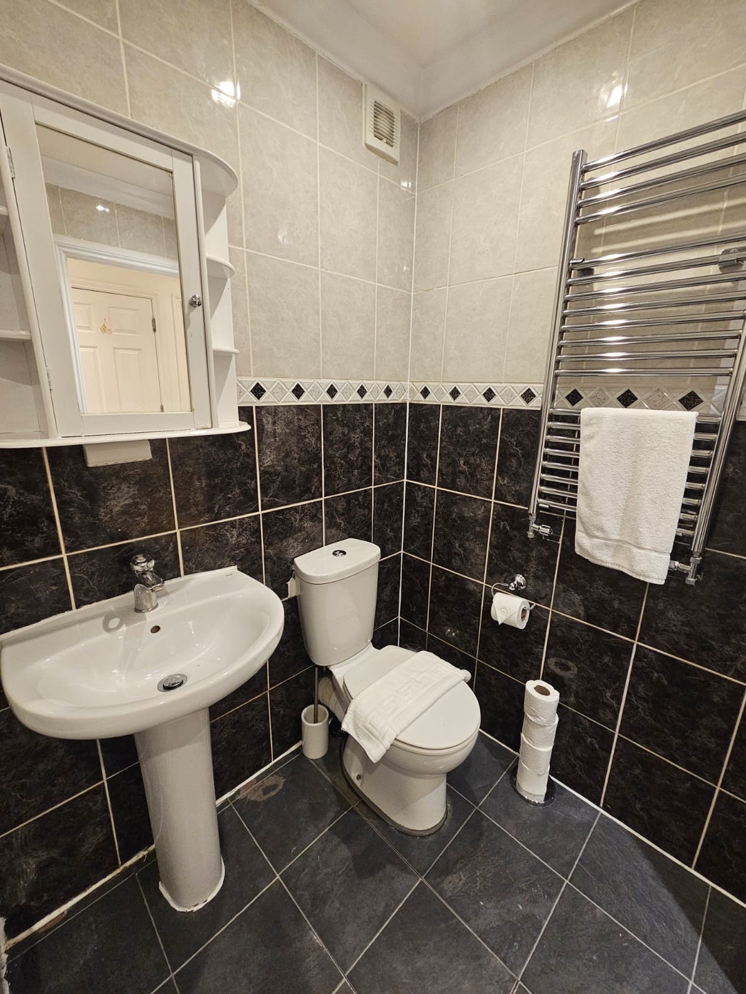 Islington 2 bedroom Apartment by PrimeCityHosts 17 primecityhosts.com