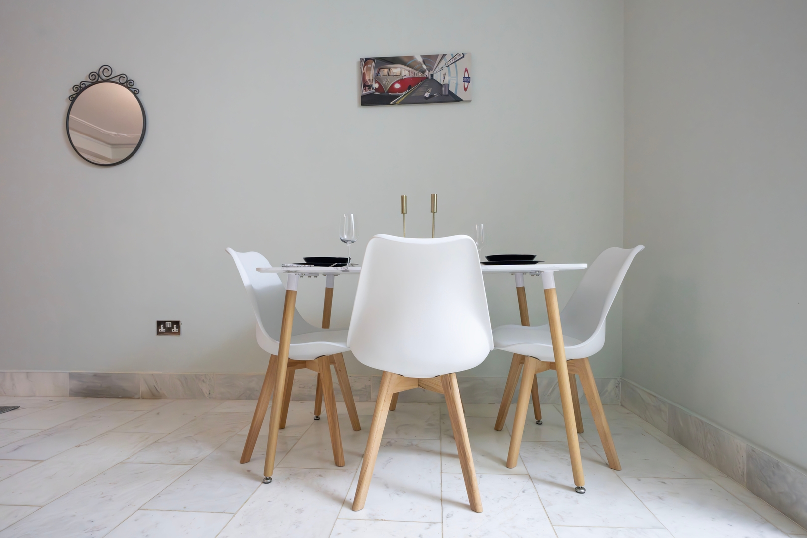 Finchley Road Studios by PrimeCityHosts - S3 4 primecityhosts.com