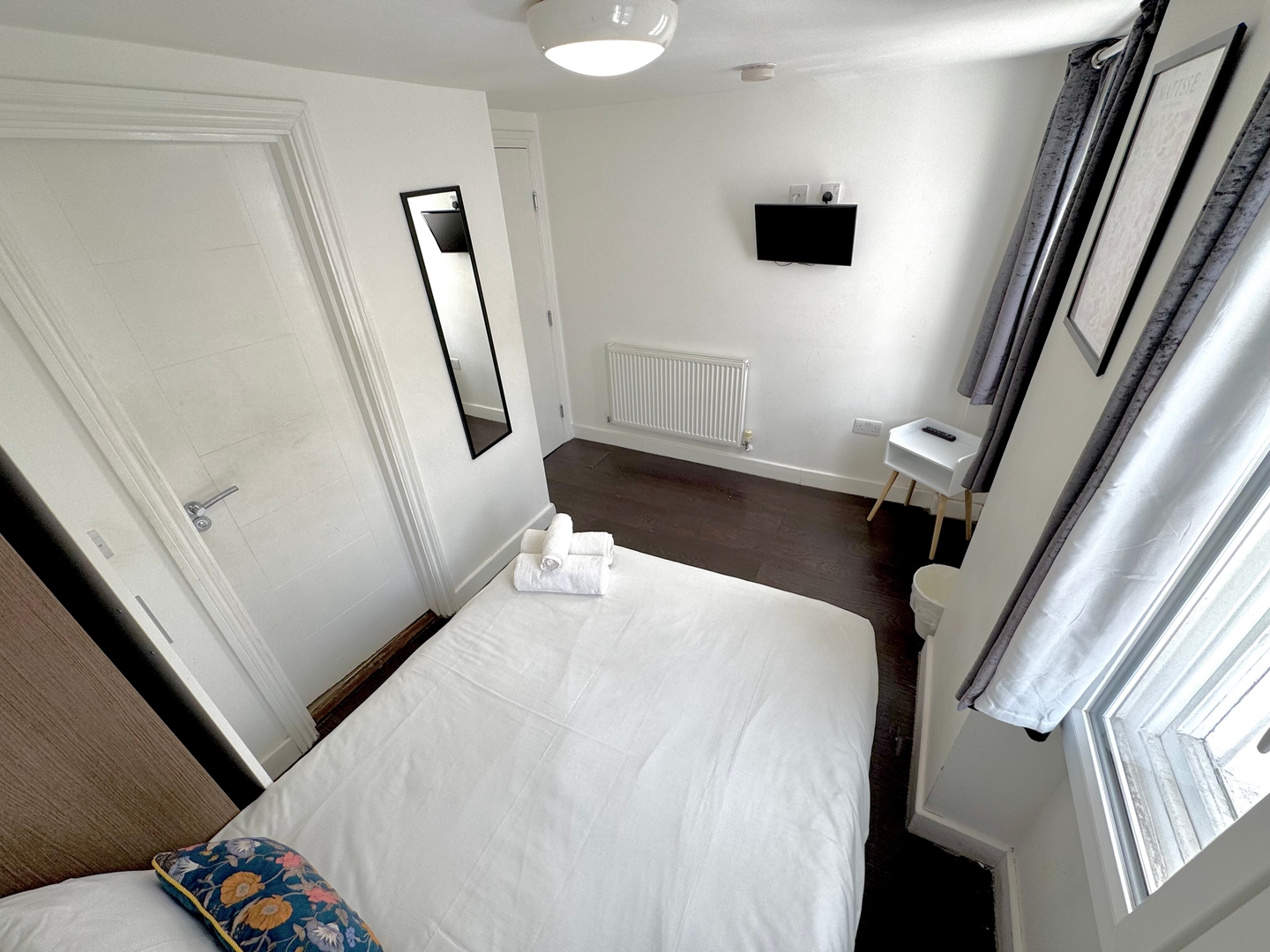 Charlotte Street Rooms by News Hotel R5 4 primecityhosts.com