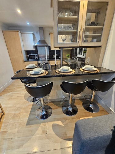 Islington 2 bedroom Apartment by PrimeCityHosts 10 primecityhosts.com