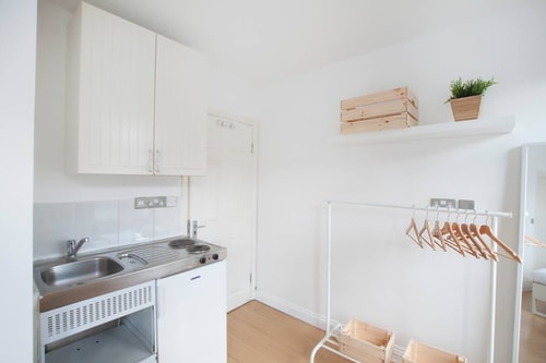 Tooting Broadway Studios by PrimeCityHosts S4 2 primecityhosts.com