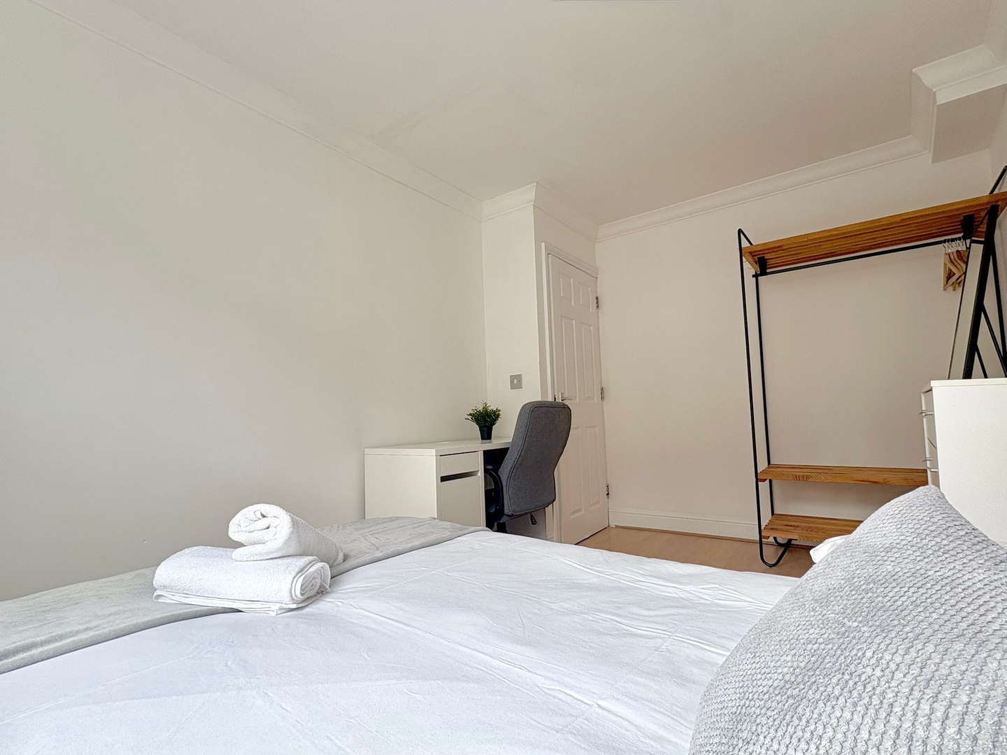 Islington 2 bedroom Apartment by PrimeCityHosts 7 primecityhosts.com