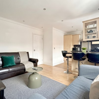Islington 2 bedroom Apartment by PrimeCityHosts 11 primecityhosts.com