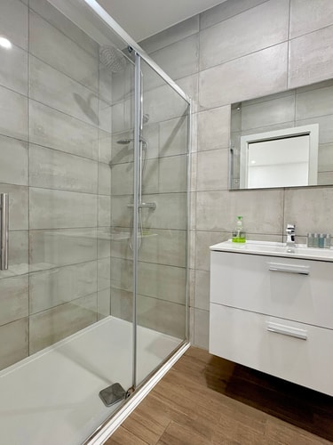 Charlotte Street Family Rooms by News Hotel B2 12 primecityhosts.com