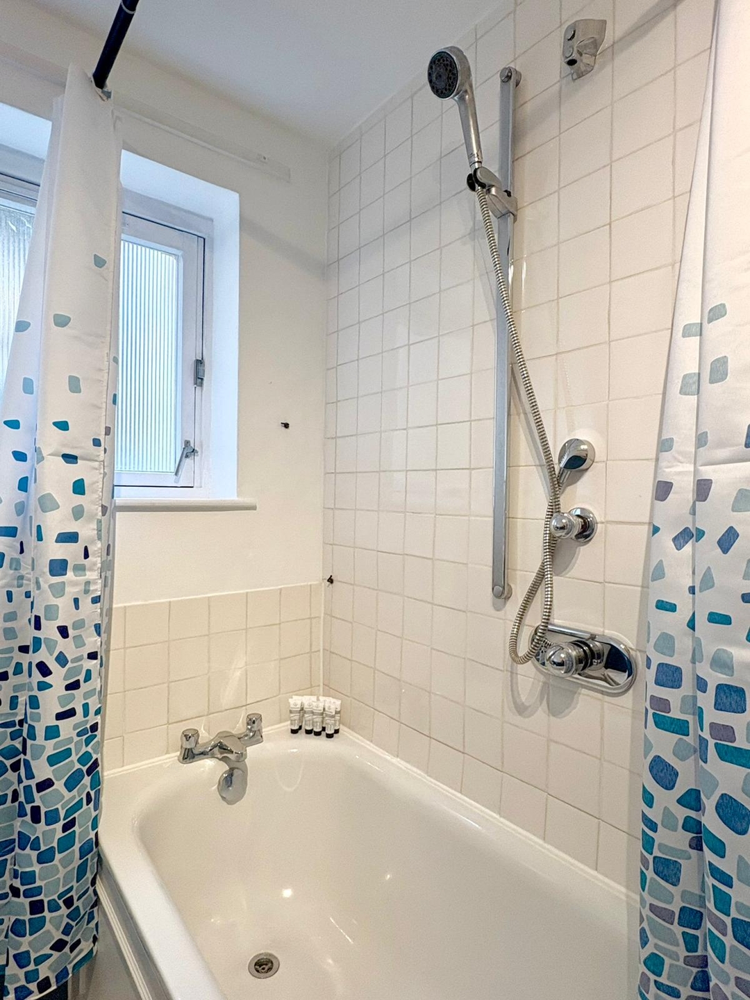 Earl's Court Apartment by PrimeCityHosts 21 primecityhosts.com