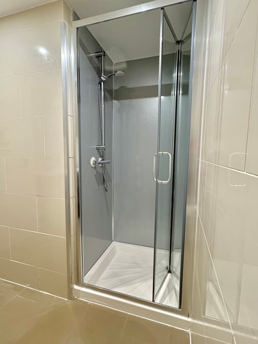 Charlotte Street Family Rooms by News Hotel R9 9 primecityhosts.com