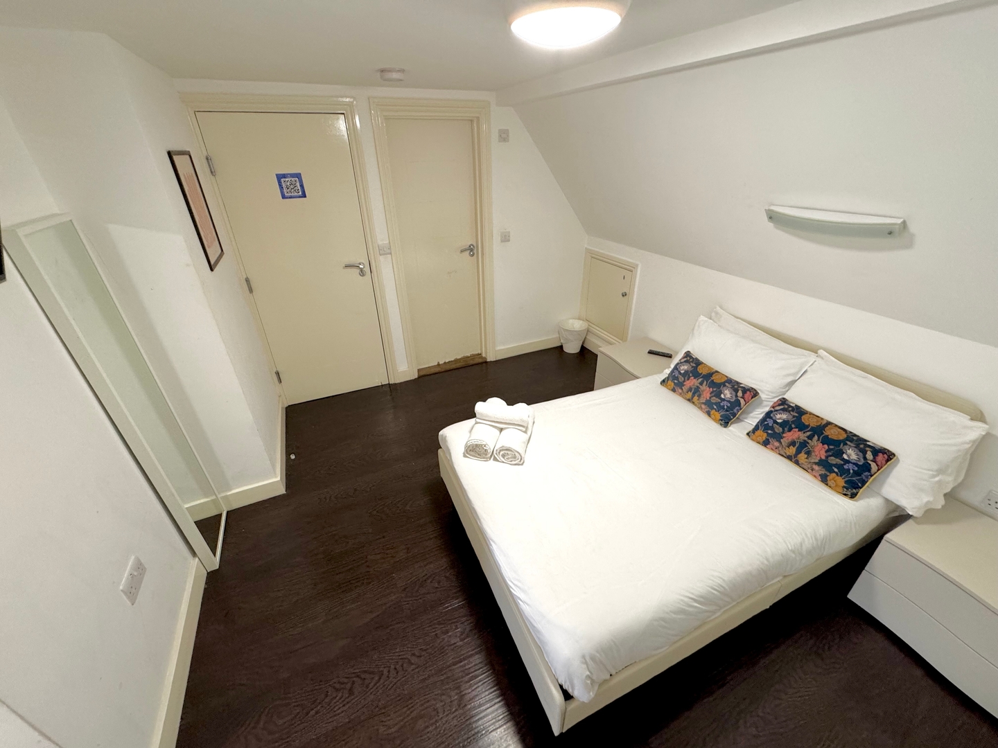 Charlotte Street Family Rooms by News Hotel R9 2 primecityhosts.com