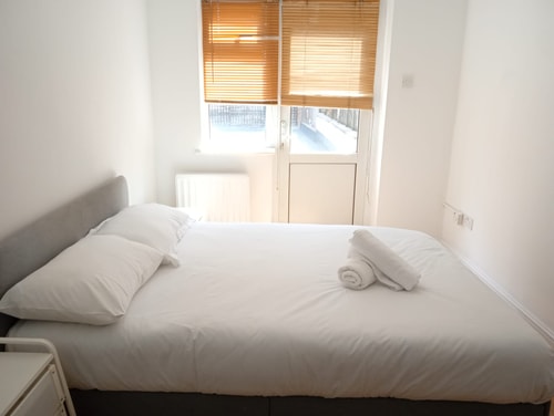 Islington 2 bedroom terrace Apartment by PrimeCityHosts 2 primecityhosts.com