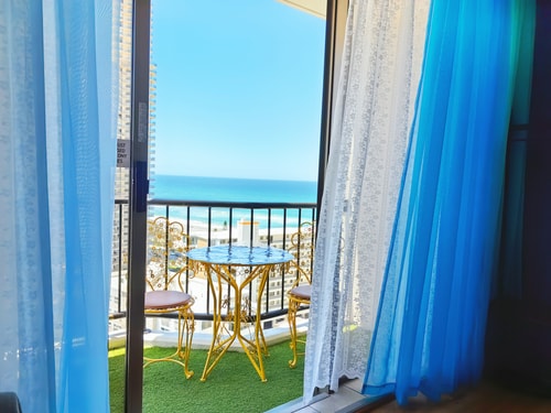 Blue Bunny-Eared Stay | Ocean View | 2min to Beach 1 Serain Residences