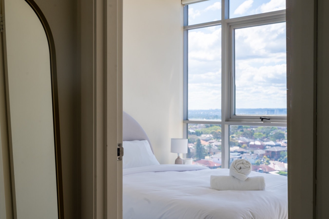 Comfy 1BDR Apt 3 minutes to Train Station Burwood 4 Serain Residences