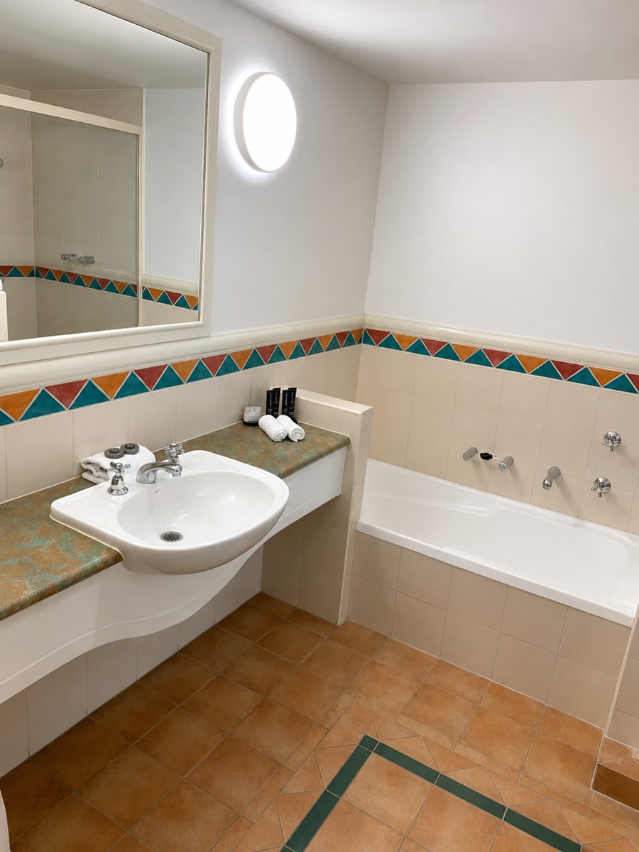 Iconic 1-Bedroom Crown Towers Apt | Resort Stays 4 Serain Residences