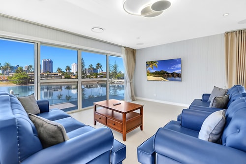 Spacious 4-Bedroom Riverside Home Surfers Paradise 1 Serain Residences