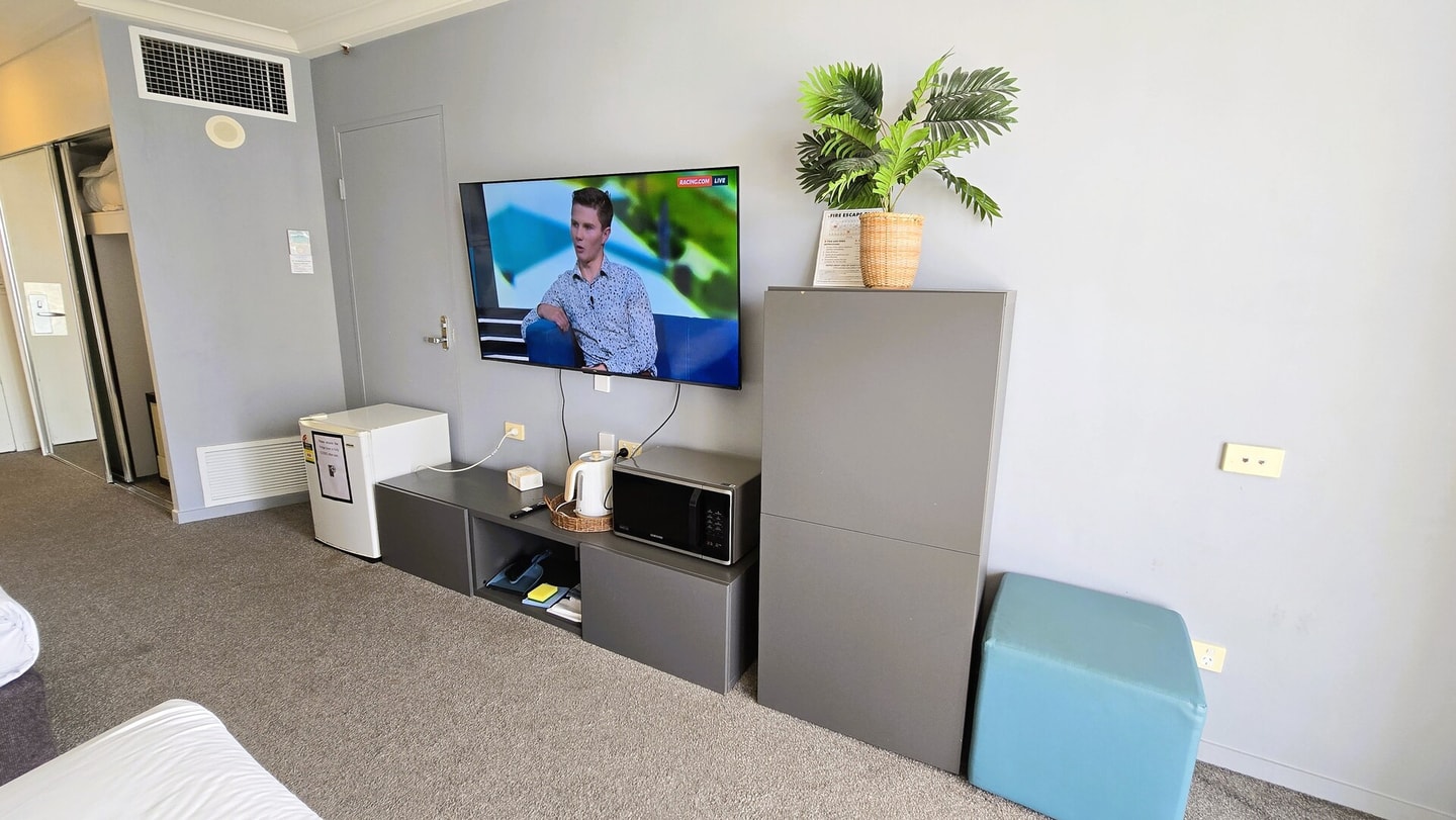 Comfortable 2-Bed Stay in Surfers | Great Location 8 Serain Residences