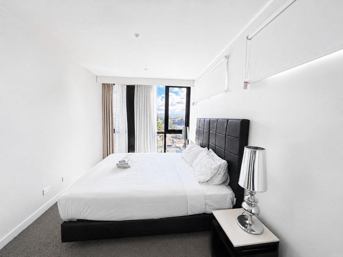 Heart of Southport 2BR | Near Tram & Pacific Fair 1 Serain Residences