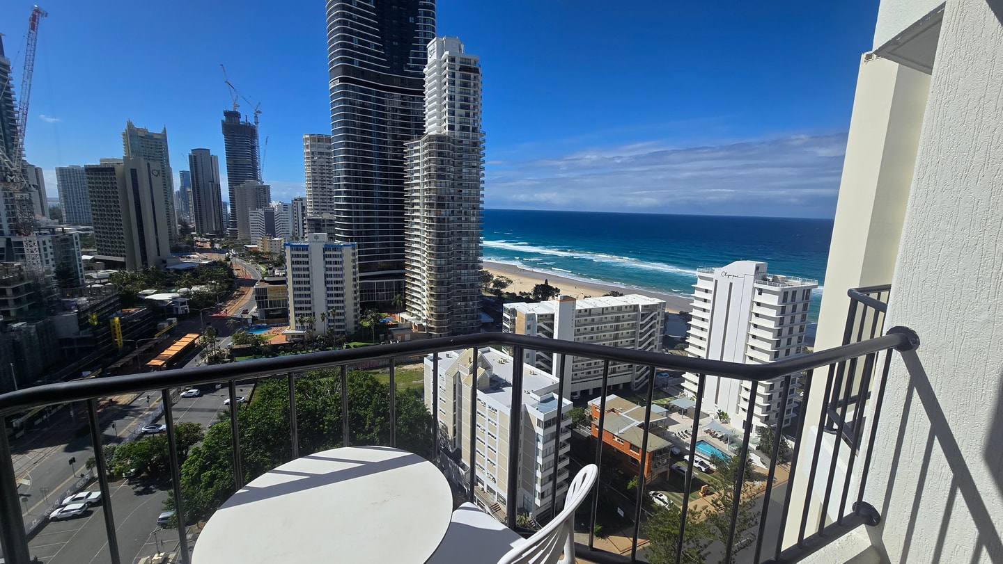 Cozy 2 Double-bed Room | Walk to Surfers Beach Serain Residences