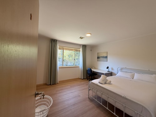 Walk to ANU & Civic | Leafy Private Room in Turner 0 Serain Residences