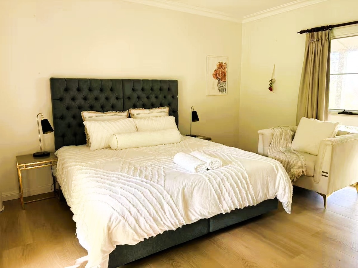 Spacious 3BR Getaway in Leura | Prime Location 2 Serain Residences