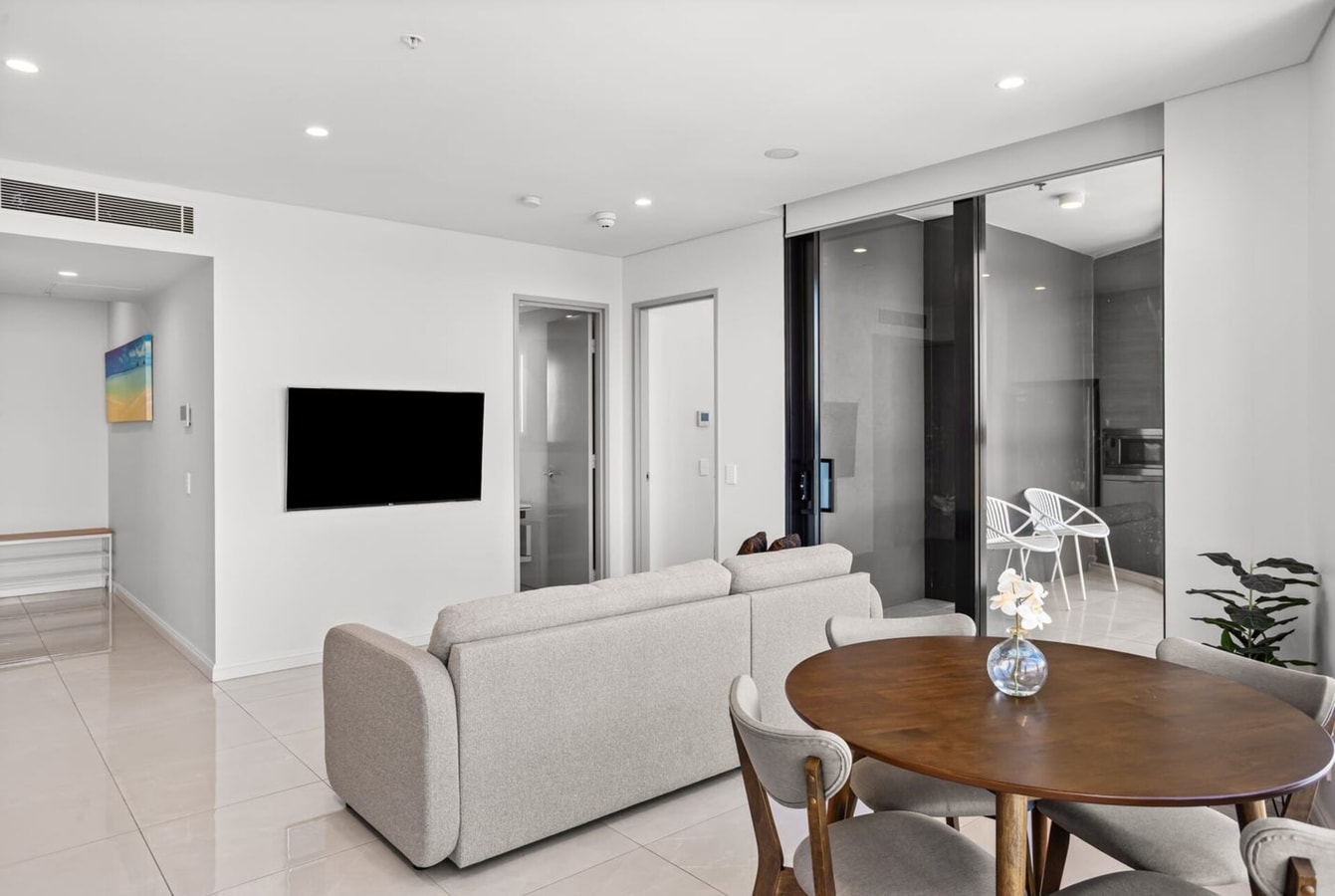 Level 42 Beachside 1BR Apartment with Ocean Views 11 Serain Residences