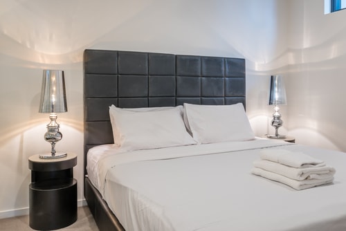 High Level 2-bedroom with Parking South Brisbane 5 Serain Residences