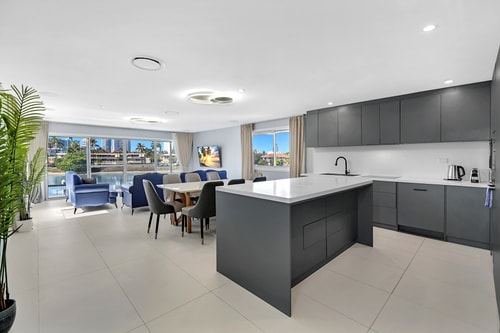Spacious 4-Bedroom Riverside Home Surfers Paradise 9 Serain Residences