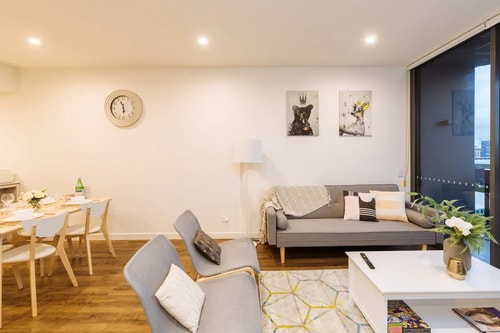 Modern Style River View 2Bedroom  Apt + Parking 4 Serain Residences