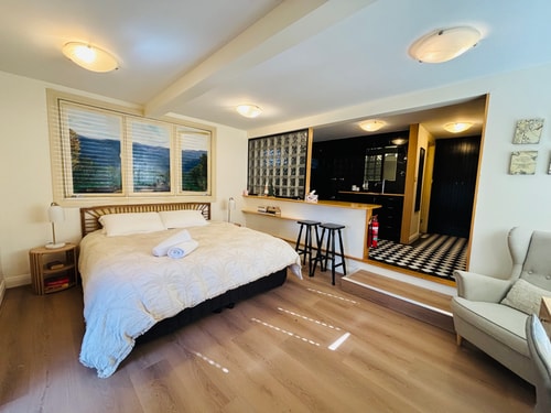 Leura's Magical Manderley - Studio Room 1 Serain Residences