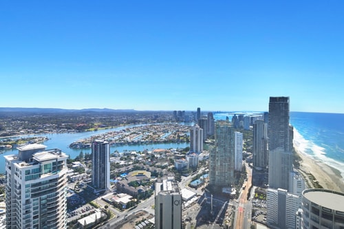 45th-Floor Waterview 2Bedroom | 3-Min Walk to Tram 23 Serain Residences