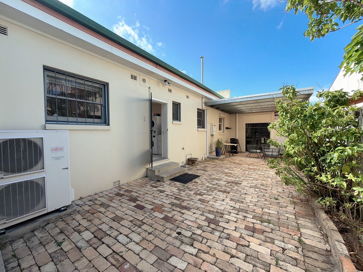 Burwood 4BR Family Home | Fast WiFi & Free Parking 33 Serain Residences