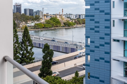 Prime Loc River Glimpse 2BR Walk to CBD w/Parking 5 Serain Residences