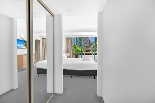 Sunlit 1-Bedroom Apt at Crown Tower with Parking 9 Serain Residences