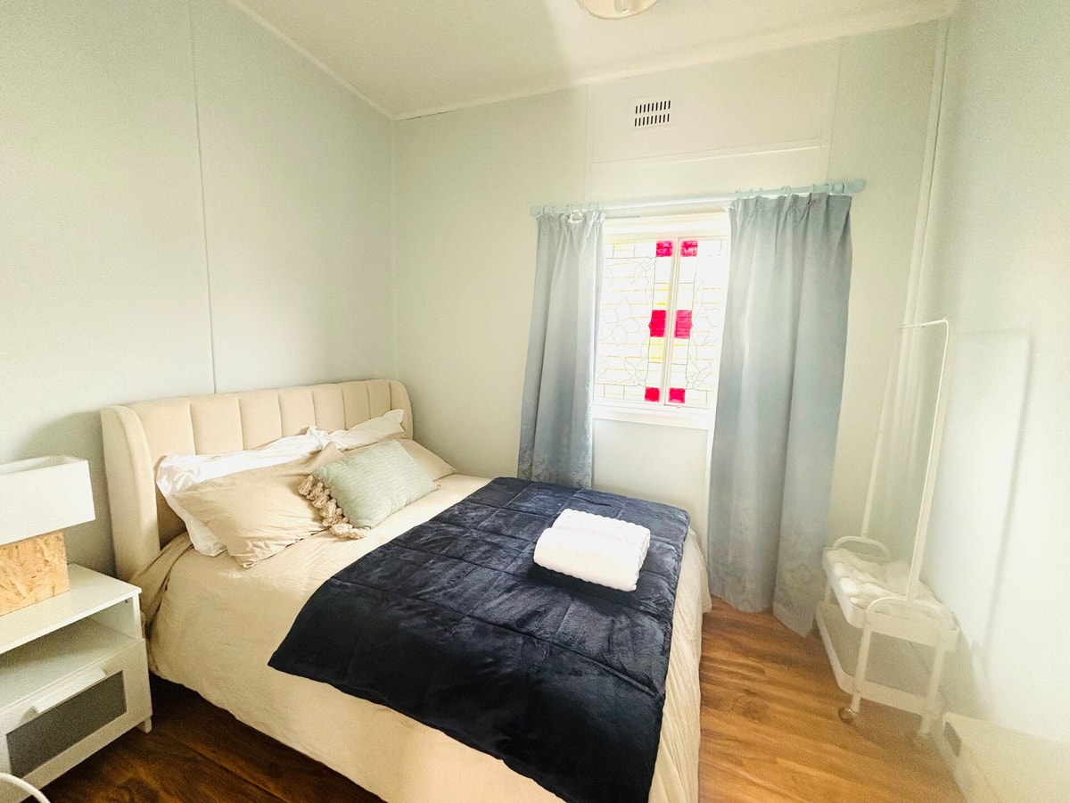 3BDR Blue Mountains Hideaway in Central Katoomba 9 Serain Residences