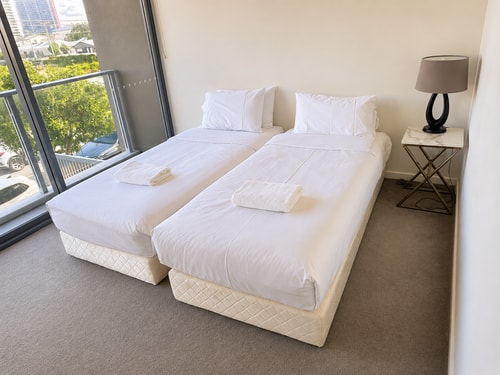 Convenient Located Villa in Heart Surfers Paradise 6 Serain Residences