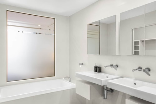 Exquisite and Stylish Villa in Surfers Paradise 11 Serain Residences