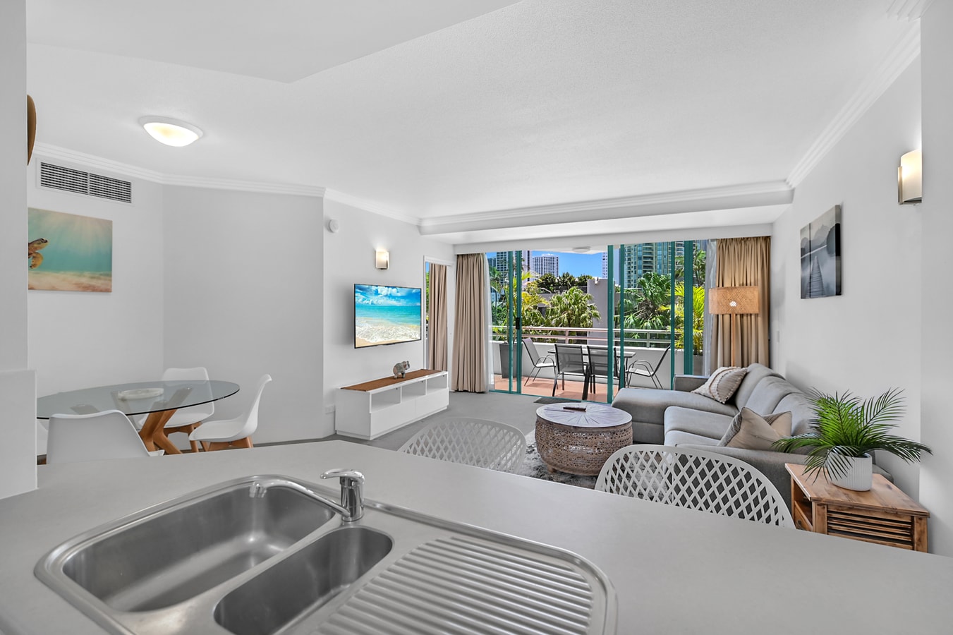 Sunlit 1-Bedroom Apt at Crown Tower with Parking 7 Serain Residences