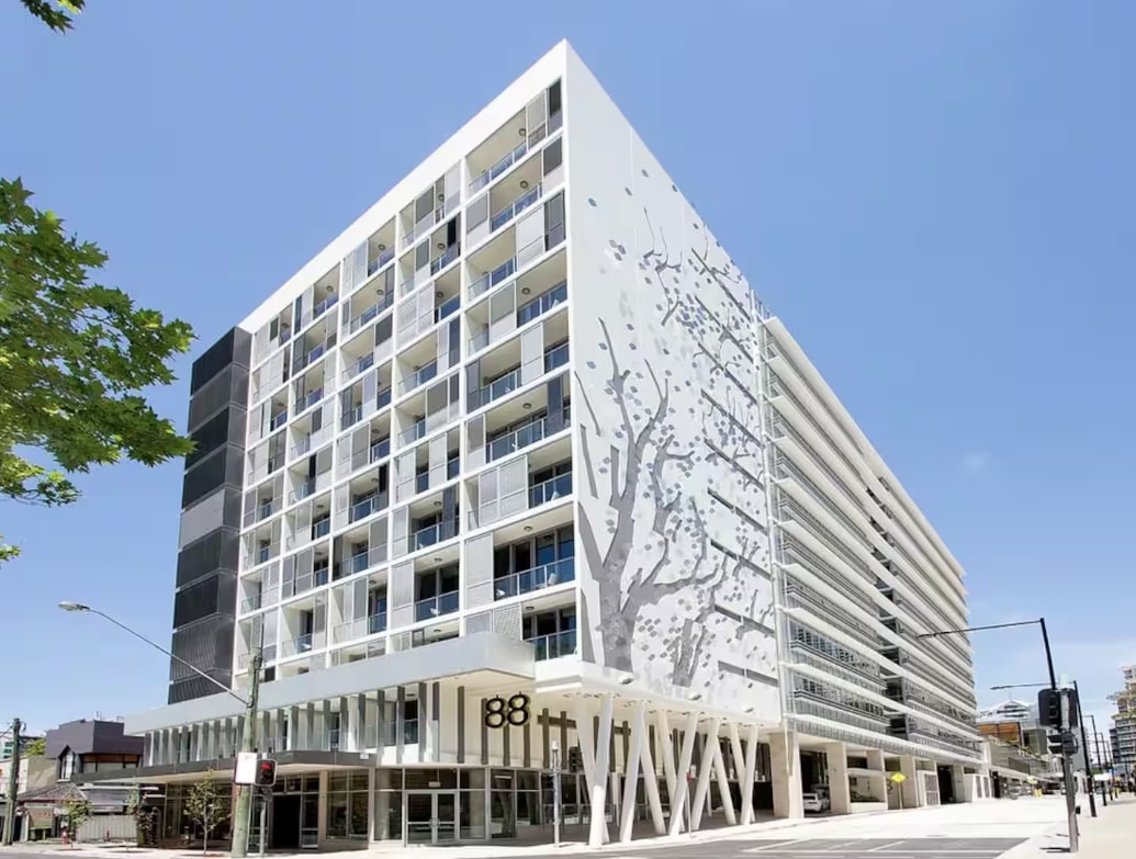 Lovely 1 bedroom rental apartment in Chatswood 3 Serain Residences