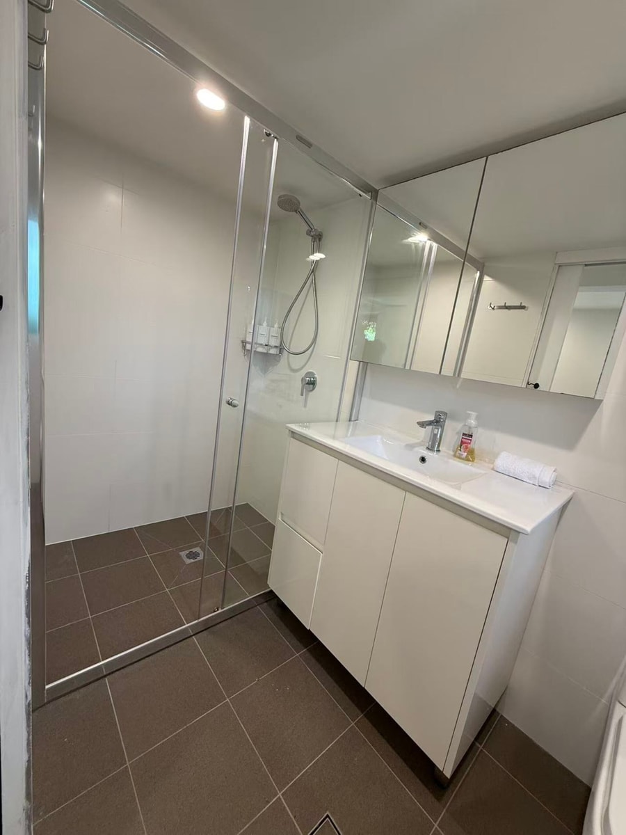 Comfortable Private Room 12 Mins to Train & Metro 7 Serain Residences
