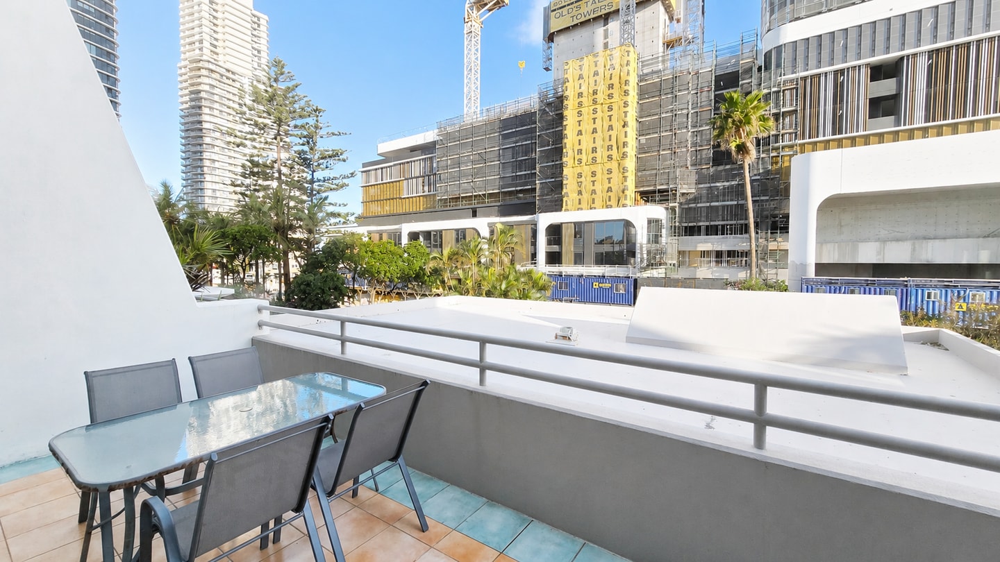 Crown Towers Stunning 1Bedroom Apt 3-min to Beach 25 Serain Residences