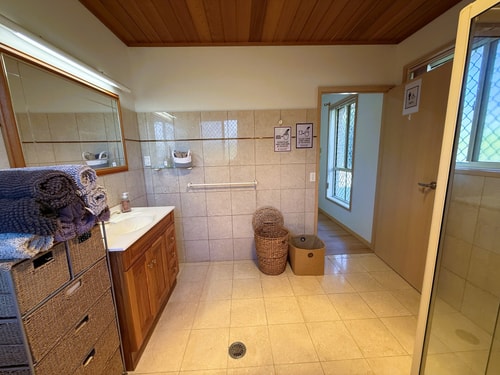 Walk to ANU & Civic | Leafy Private Room in Turner 9 Serain Residences