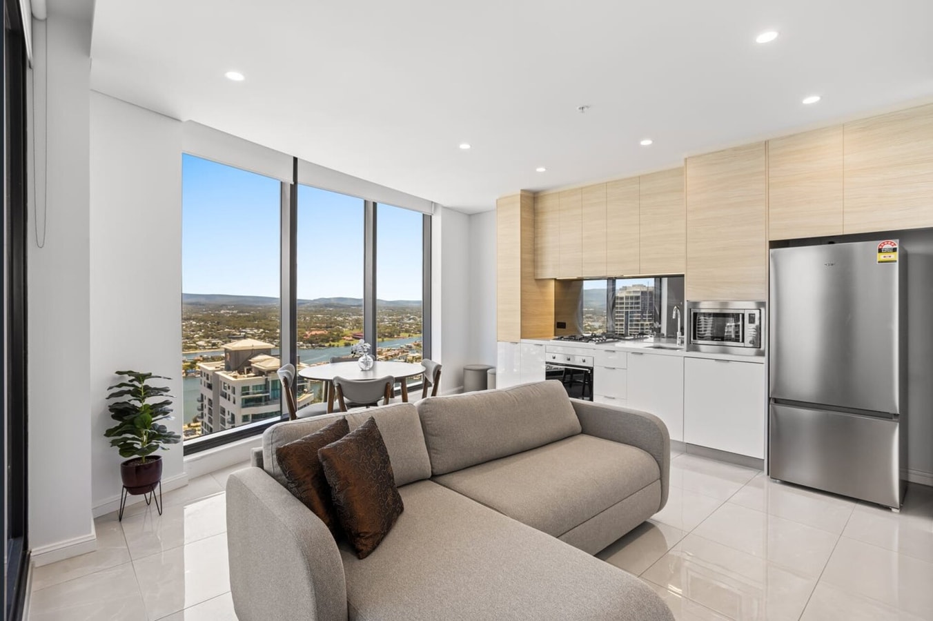 Level 42 Beachside 1BR Apartment with Ocean Views 3 Serain Residences